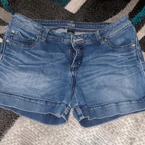 a.n.a Jean shorts